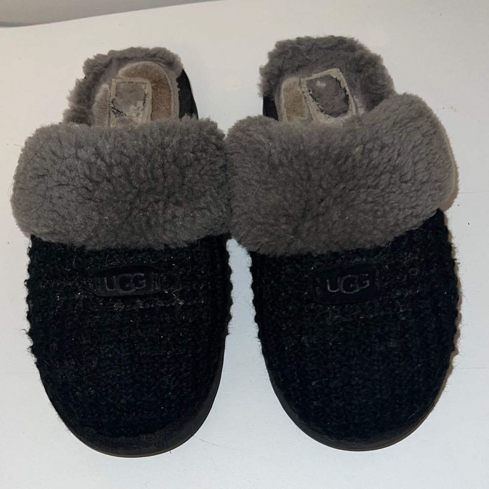 UGG  Black and Gray Slippers